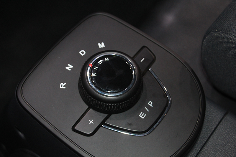 上汽躍進(jìn) C500-3 4×2 150馬力 國(guó)六 載貨車底盤(pán)（SH1043ZFDDWZ1）