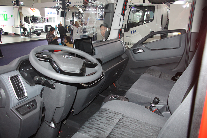 上汽躍進(jìn) C500-3 4×2 150馬力 國(guó)六 載貨車底盤(pán)（SH1043ZFDDWZ1）