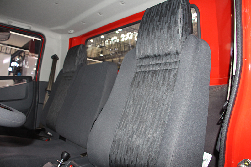 上汽躍進(jìn) C500-3 4×2 150馬力 國(guó)六 載貨車底盤(pán)（SH1043ZFDDWZ1）