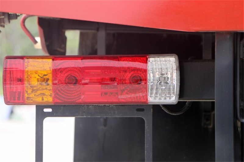 一汽解放 J6L中卡 2019款 質(zhì)惠版 220馬力 4X2 6.75米倉柵載貨車(國六)(CA5180CCYP62K1L4E6)