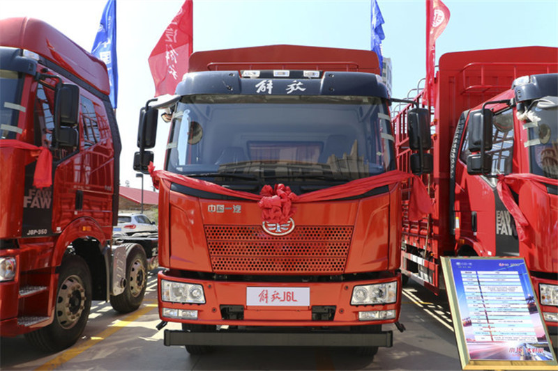 一汽解放 J6L中卡 質(zhì)慧版 180馬力 4X2 6.8米 國(guó)五倉(cāng)柵式載貨車(CA5160CCYP62K1L4A1E5)