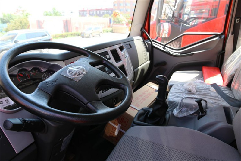 一汽解放 J6L中卡 質(zhì)慧版 180馬力 4X2 6.8米 國(guó)五倉(cāng)柵式載貨車(CA5160CCYP62K1L4A1E5)