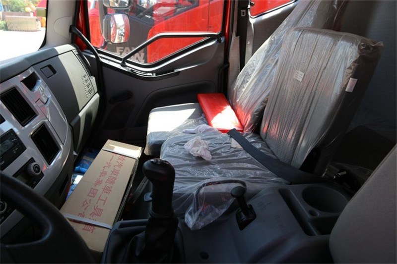 一汽解放 J6L中卡 質(zhì)慧版 180馬力 4X2 6.8米 國(guó)五倉(cāng)柵式載貨車(CA5160CCYP62K1L4A1E5)