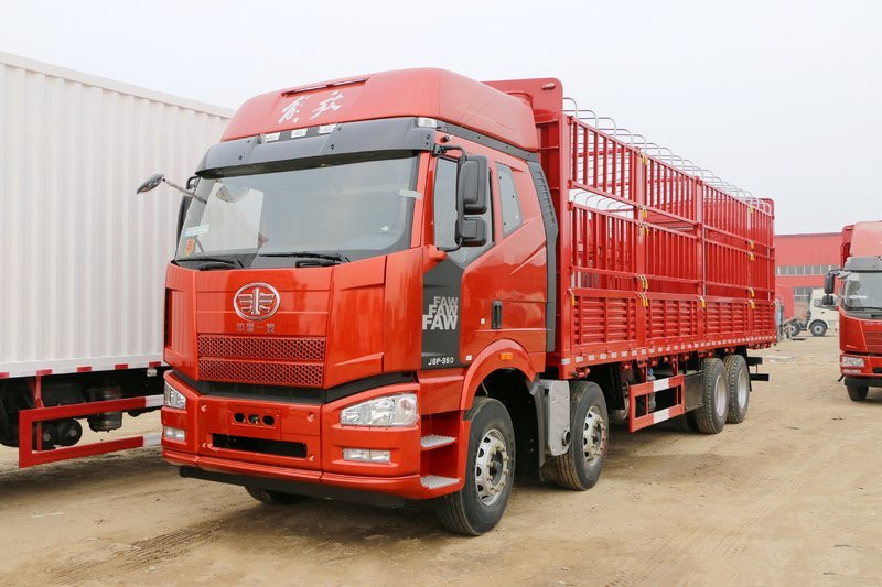 一汽解放 J6P重卡 420馬力 8X4 9.5米 國(guó)五倉(cāng)柵式載貨車(chē)(CA5310CCYP66K2L7T4E5)