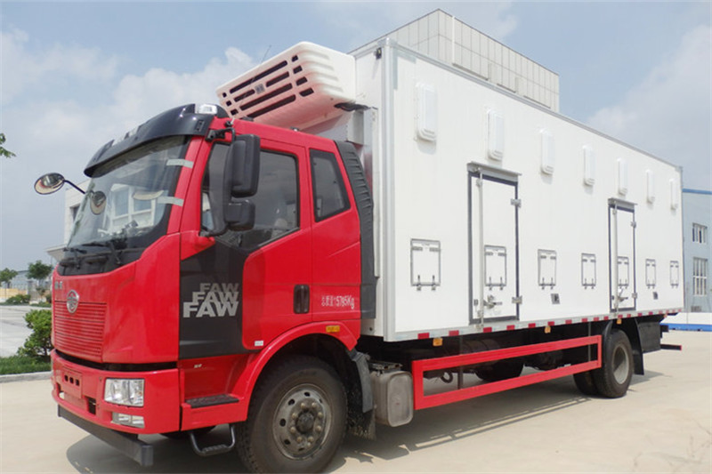 一汽解放 J6L中卡 220馬力 4X2 7.6米 國(guó)五雛禽運(yùn)輸車(QYK5160XCQ)