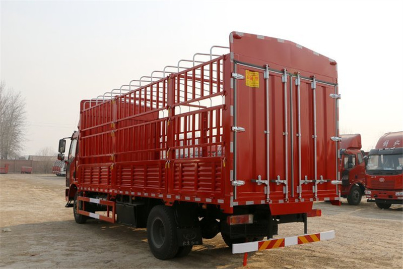 一汽解放 J6L中卡 質(zhì)惠版 180馬力 4X2 6.8米 國(guó)五倉(cāng)柵式載貨車(CA5160CCYP62K1L4E5)