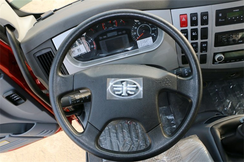 一汽解放 J6L中卡 質(zhì)惠版 180馬力 4X2 6.8米 國(guó)五倉(cāng)柵式載貨車(CA5160CCYP62K1L4E5)