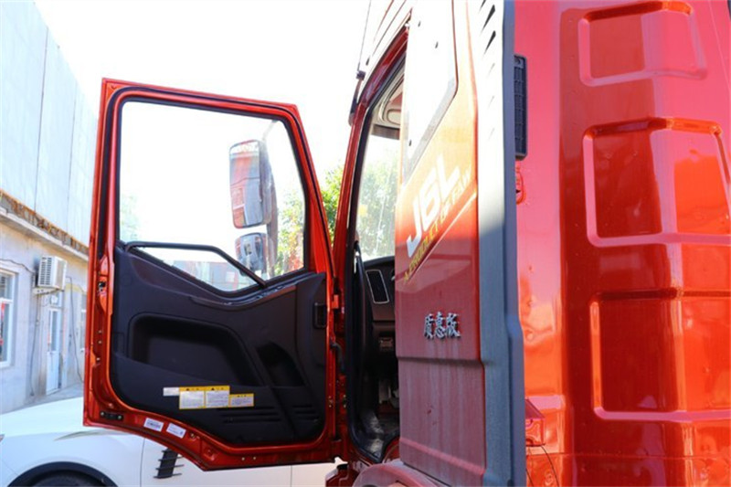 一汽解放 J6L中卡 240馬力 6X2 7.7米 國(guó)五欄板載貨車(CA1250P62K1L5T3E5)