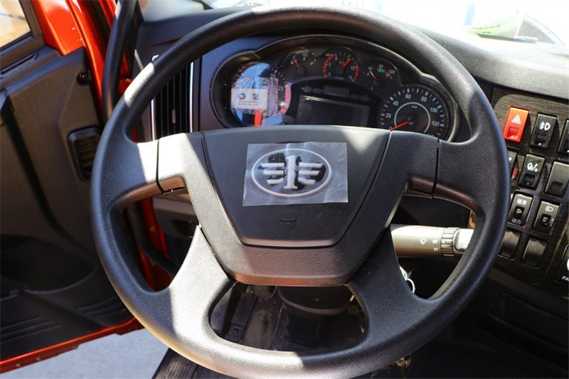 一汽解放 J6L中卡 240馬力 6X2 7.7米 國(guó)五欄板載貨車(CA1250P62K1L5T3E5)