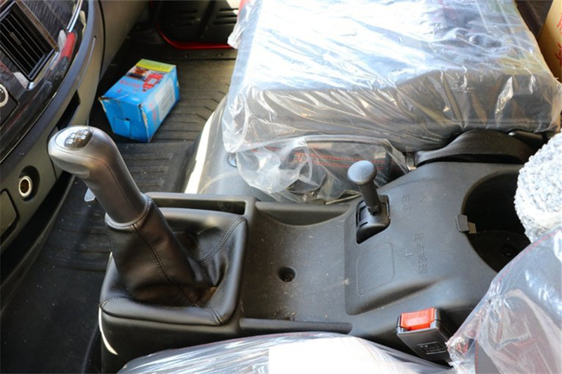 一汽解放 J6L中卡 240馬力 6X2 7.7米 國(guó)五欄板載貨車(CA1250P62K1L5T3E5)