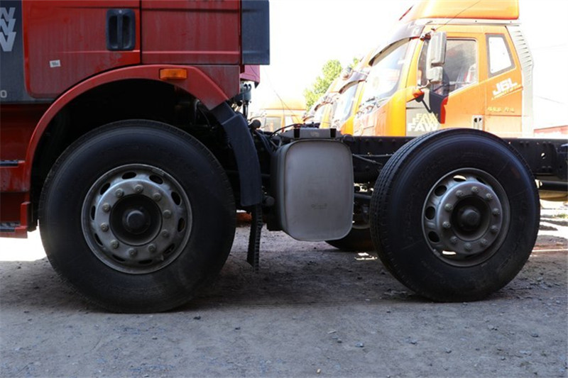 一汽解放 J6L中卡 240馬力 6X2 7.7米 國(guó)五欄板載貨車(CA1250P62K1L5T3E5)