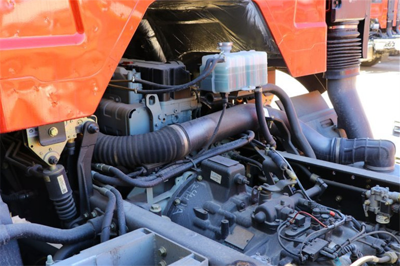 一汽解放 J6L中卡 240馬力 6X2 7.7米 國(guó)五欄板載貨車(CA1250P62K1L5T3E5)