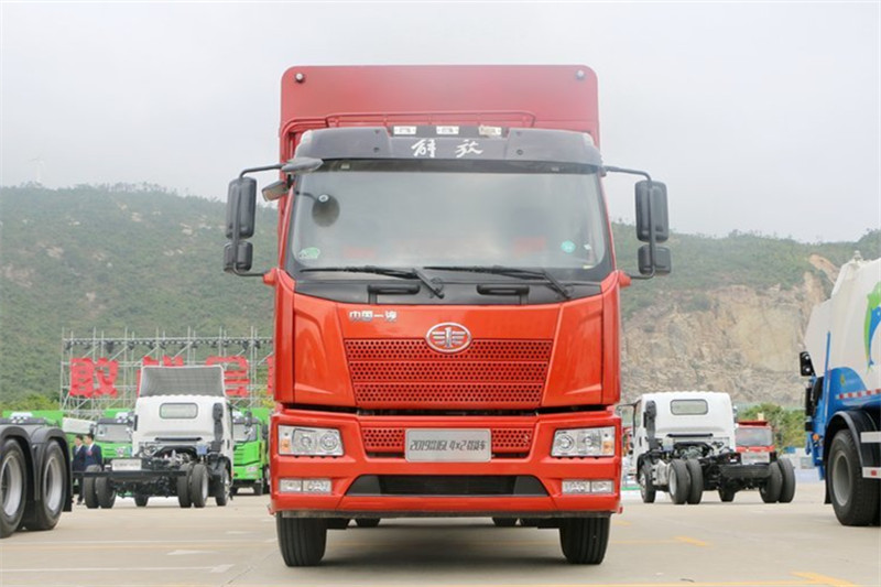 一汽解放 J6L中卡 2019款 240馬力 6X2 9.7米 國(guó)五倉(cāng)柵式載貨車(chē)(CA5250CCYP62K1L8T3E5)