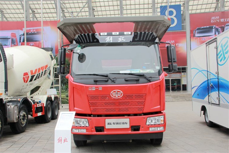 一汽解放 J6L重卡 320馬力 6X2 國(guó)五中置軸轎運(yùn)車(CHX5220TCLA)