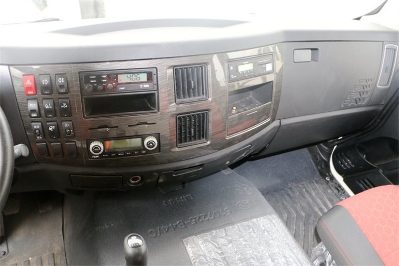 一汽解放 J6L重卡 240馬力 4X2 國五車輛運輸車(JHP5185TCL)