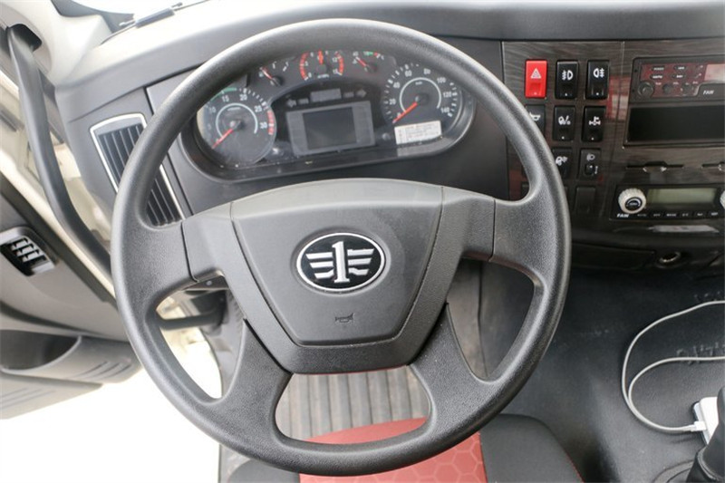 一汽解放 J6L重卡 240馬力 4X2 國五車輛運輸車(JHP5185TCL)