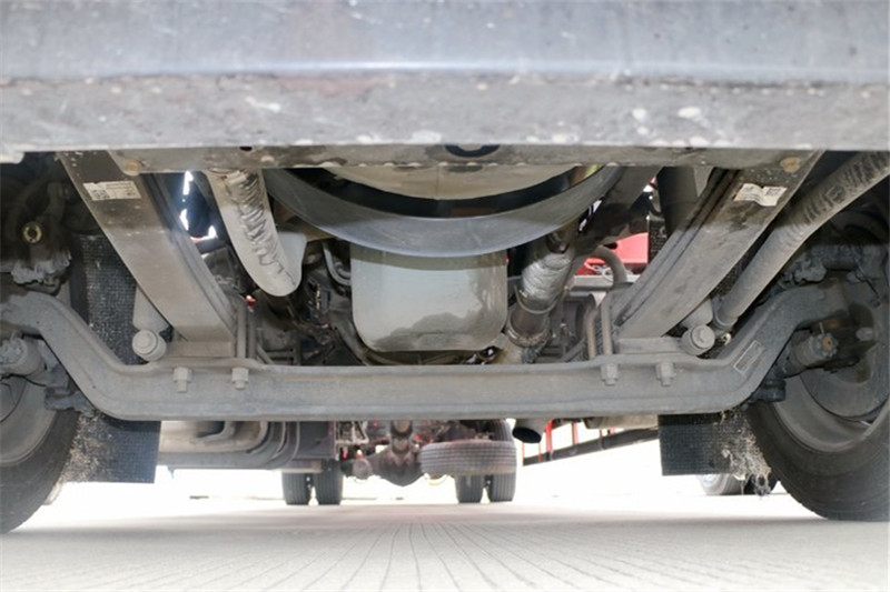 一汽解放 J6L重卡 240馬力 4X2 國五車輛運輸車(JHP5185TCL)