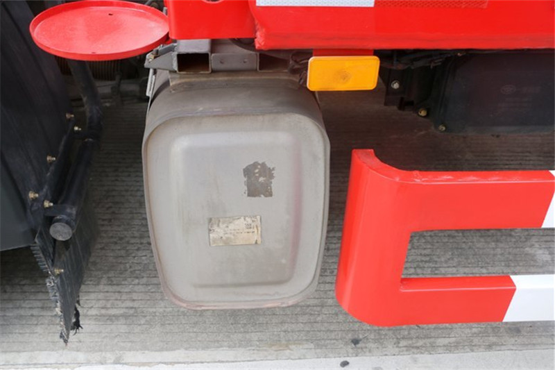 一汽解放 J6L重卡 240馬力 4X2 國五車輛運輸車(JHP5185TCL)