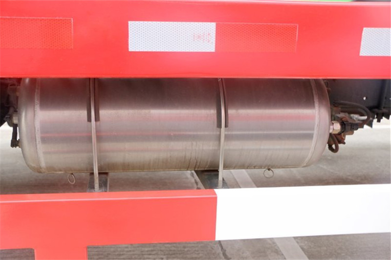 一汽解放 J6L重卡 240馬力 4X2 國五車輛運輸車(JHP5185TCL)