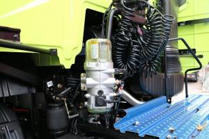 一汽解放 J7重卡 四季版 550馬力 6X4 國五牽引車(帶差速鎖)(CA4250P77K25T1E5)