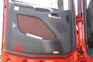 一汽解放 J7重卡 春晚定制版 550馬力 6X4 國五牽引車(CA4250P77K25T1E5)