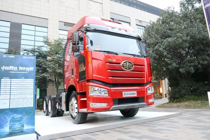 一汽解放 新J6P重卡 領(lǐng)航標載版 四季款 460馬力 6X4 京五牽引車(CA4250P66K24T1A1E5)
