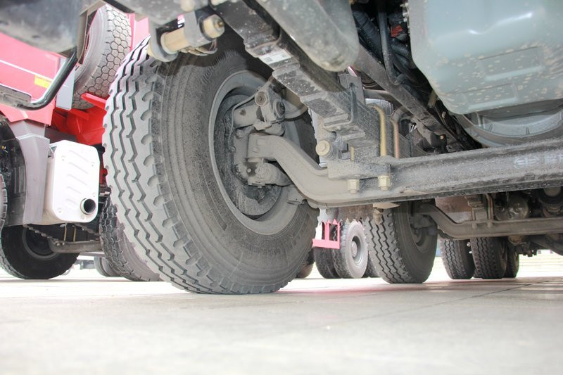 一汽解放 J6L重卡 280馬力 8X4 6米 國(guó)五自卸車(CA3310P62K1LT4E5)