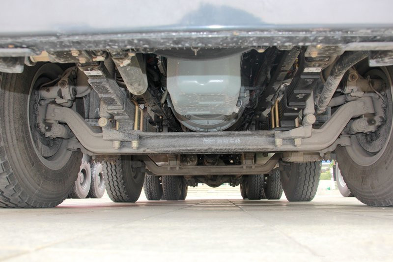 一汽解放 J6L重卡 280馬力 8X4 6米 國(guó)五自卸車(CA3310P62K1LT4E5)