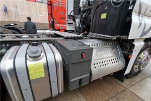 中國(guó)重汽 汕德卡SITRAK C7H 600馬力 6X4 國(guó)六L2級(jí)智能牽引車(chē)(ZZ4256V324HF1B)