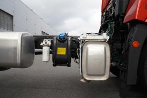 一汽解放青汽 龍VH 2.0版 240馬力 4X2 6.75米 國五倉柵式載貨車底盤(CA5189CCYPK2L2E5A80)