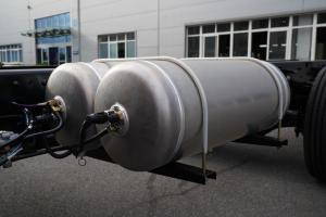 一汽解放青汽 龍VH 2.0版 240馬力 4X2 6.75米 國五倉柵式載貨車底盤(CA5189CCYPK2L2E5A80)