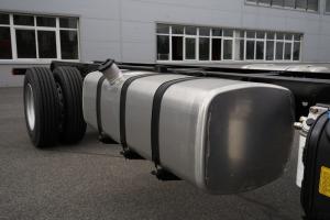 一汽解放青汽 龍VH 2.0版 240馬力 4X2 6.75米 國五倉柵式載貨車底盤(CA5189CCYPK2L2E5A80)