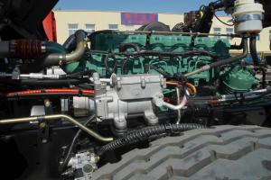 一汽解放青汽 龍VH中卡 先鋒版 220馬力 4X2 6.75米 國五倉柵式載貨車(CA5189CCYPK2L2E5A80)