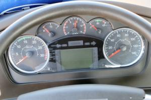 一汽解放青汽 龍VH中卡 220馬力 4X2 6.75米 國五倉柵式載貨車(CA5189CCYPK2L2E5A80)