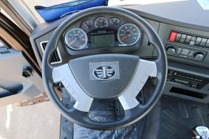 一汽解放青汽 龍VH中卡 220馬力 4X2 6.75米 國五倉柵式載貨車(CA5189CCYPK2L2E5A80)