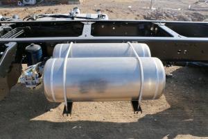 一汽解放青汽 龍VH中卡 220馬力 4X2 6.75米 國五倉柵式載貨車(CA5189CCYPK2L2E5A80)