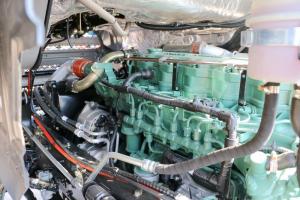 一汽解放青汽 龍VH中卡 220馬力 4X2 6.75米 國五倉柵式載貨車(CA5189CCYPK2L2E5A80)