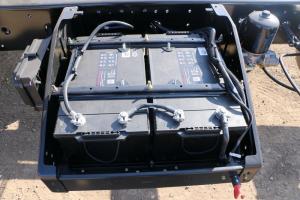 一汽解放青汽 龍VH中卡 220馬力 4X2 6.75米 國五倉柵式載貨車(CA5189CCYPK2L2E5A80)