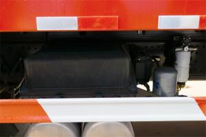 一汽解放青汽 JH6重卡 領航版 400馬力 8X4 9.5米 國五廂式載貨車(CA5310XXYP25K2L7T4E5A80)