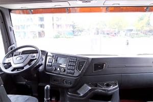 一汽解放青汽 JH6重卡 420馬力 8X4 9.5米 國五倉柵式載貨車(CA5310CCYP25K2L7T4E5A80)