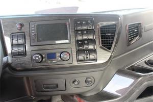 一汽解放青汽 JH6重卡 2019款 320馬力 8X4 9.5米 國五倉柵式載貨車(CA5511CCYP25K1L7T4E5A80)