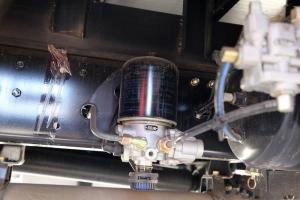 一汽解放青汽 龍VH中卡 180馬力 4X2 6.65米 國五倉柵式載貨車(CA5189CCYPK2L2E5A80)