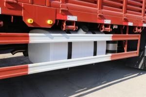 一汽解放青汽 龍VH中卡 180馬力 4X2 6.65米 國五倉柵式載貨車(CA5189CCYPK2L2E5A80)