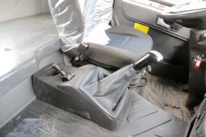 一汽解放青汽 悍V重卡 260馬力 6X2 9.5米 國五欄板載貨車(435后橋)(CA1250P1K2L7T3E5A80)