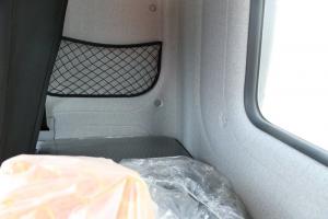 一汽解放青汽 悍V重卡 260馬力 6X2 9.5米 國五翼開啟廂式載貨車(CA5250XYKP1K2L7T3E5A80)