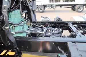 一汽解放青汽 龍VH中卡 220馬力 南方版 4X2 6.75米 國五倉柵式載貨車(CA5189CCYPK2L2E5A80)