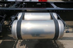 一汽解放青汽 龍VH中卡 220馬力 4X2 9.65米 國五廂式載貨車底盤(CA5189XXYPK2L7E5A80)