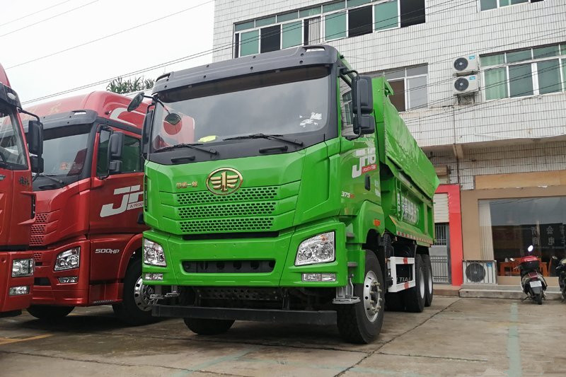 解放JH6自卸車
