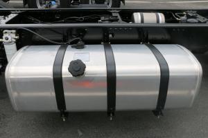 一汽解放青汽 悍V重卡 320馬力 6X2 國五中置軸轎運車(CA1220P1K2L6T3BE5A80)