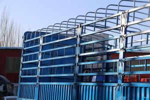 一汽解放青汽 途V重卡 350馬力 8X4 9.5米 國(guó)五倉(cāng)柵式載貨車(chē)(CA5313CCYP2K2L7T4E5A80-1)